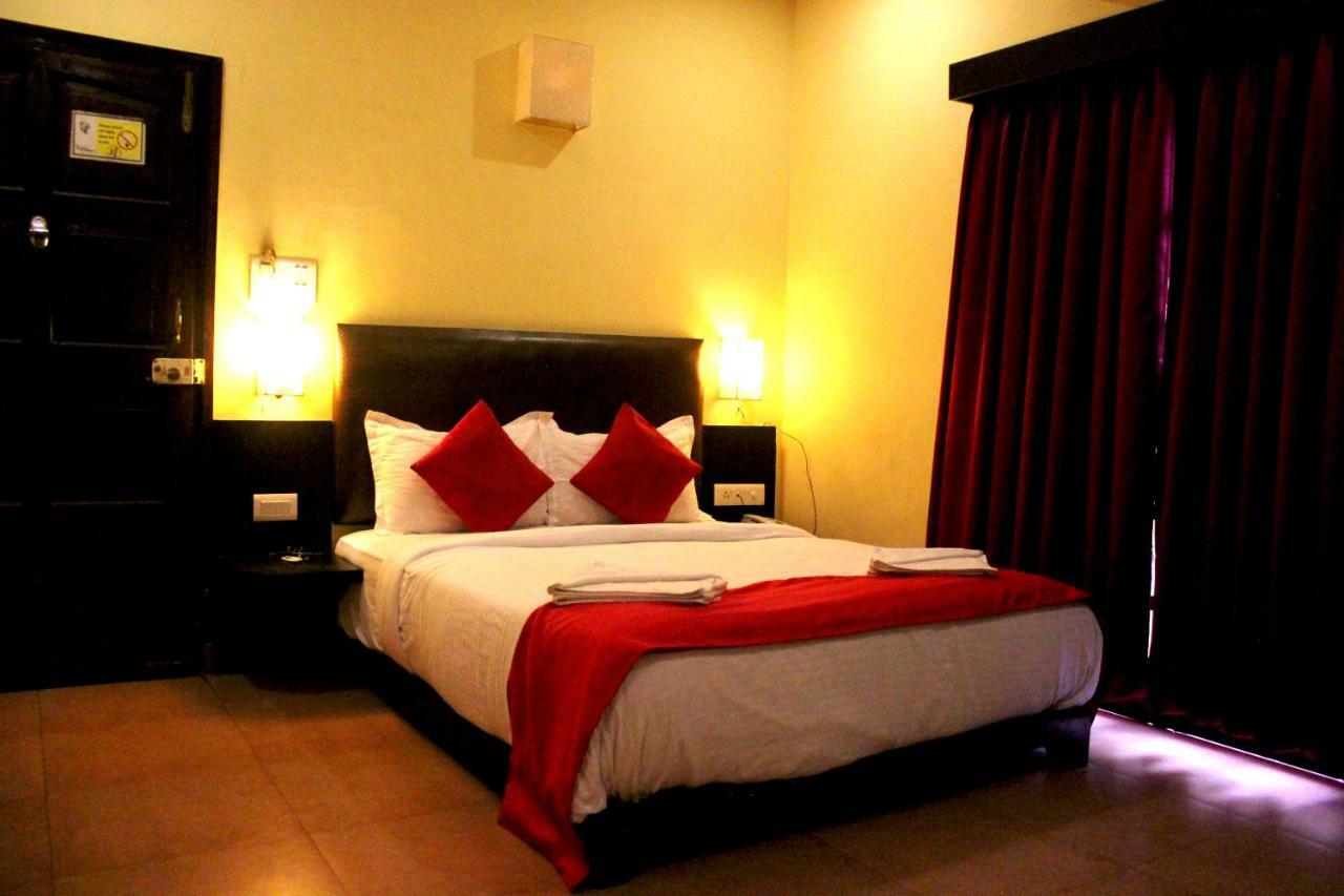 De Sai Palace Calangute Buitenkant foto